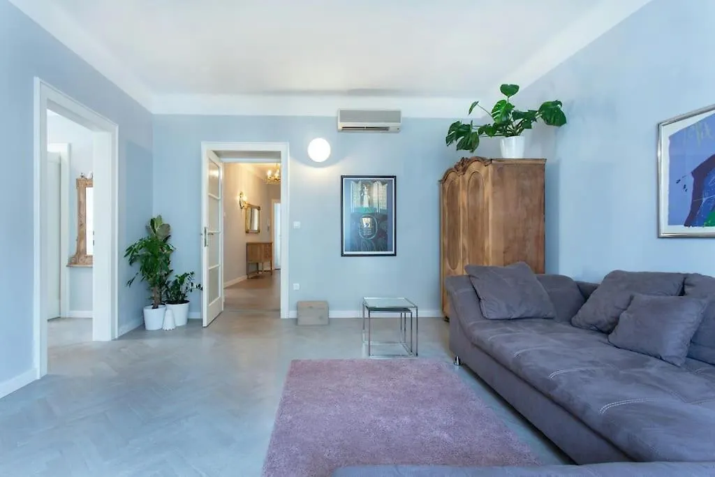 Dragon Bridge -Spacious Central District Apartment - Perfect For Families And Couples Ljubljana Slovenia